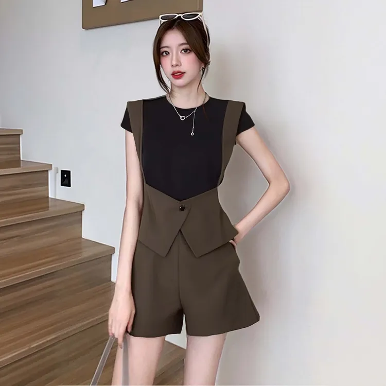 A【两件套】女夏季设计感拼接洋气上衣阔腿短裤干练气质两件套D2157