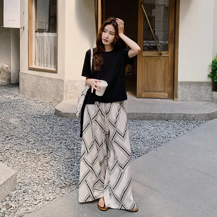 慵懒休闲风套装裤女2025夏季新款T恤印花阔腿裤两件套配同款包包