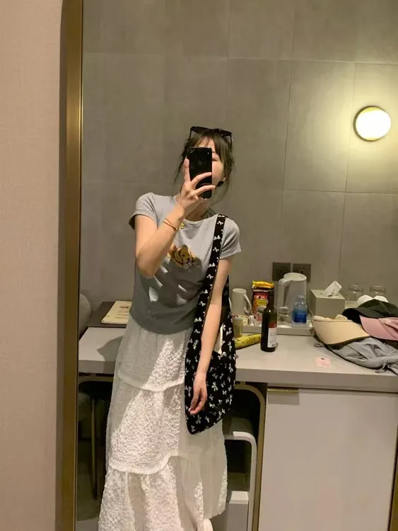 2025春季新款韩系简约灰色短袖t恤气质高级感颗粒半身裙两件套装