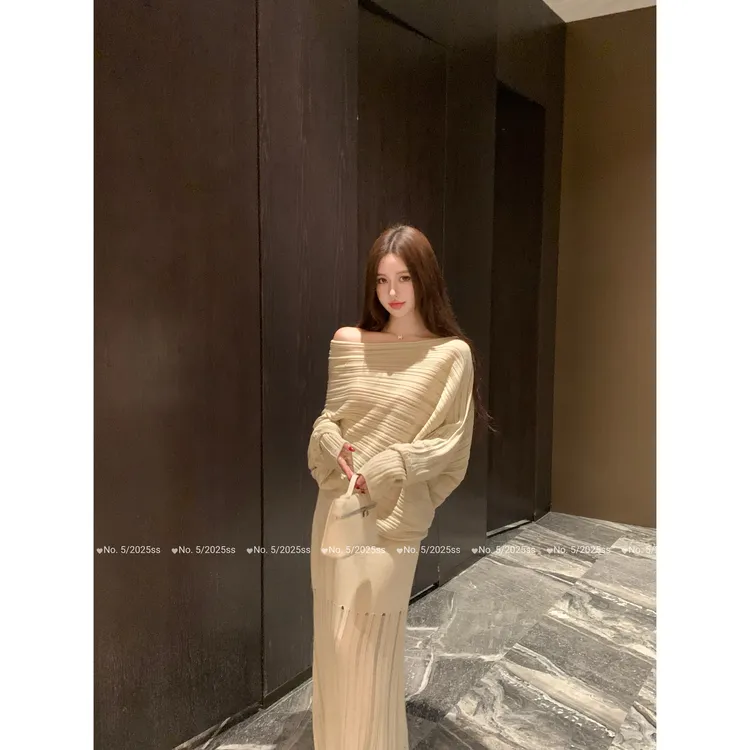 现货 神明少女早秋宽松长袖坑条上衣+鱼尾半身裙针织两件套00236