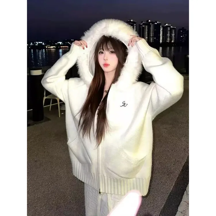 白色毛领连帽针织衫女秋冬新款氛围感毛衣外套宽松百搭慵懒风上衣