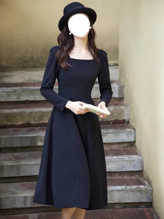 气质长袖秋季新款方领黑色长袖连衣裙修身显瘦大摆优雅内搭裙子女