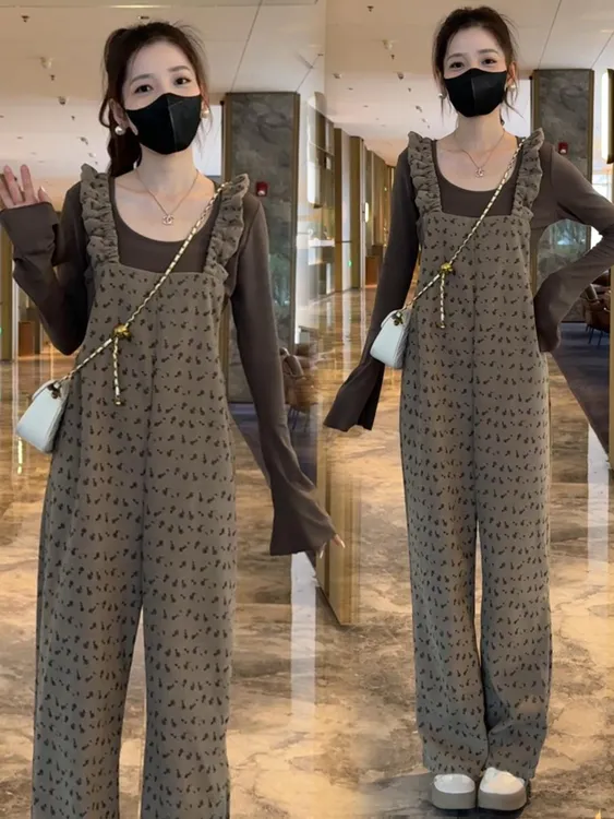 2025秋季新款网红针织打底衫碎花背带连体裤两件套女减龄时尚套装