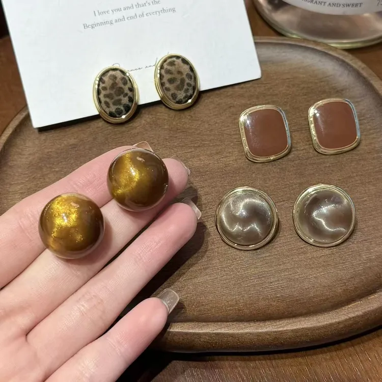 铜合金树脂耳饰 复古豹纹耳钉秋冬毛衣配饰小众高级感耳环