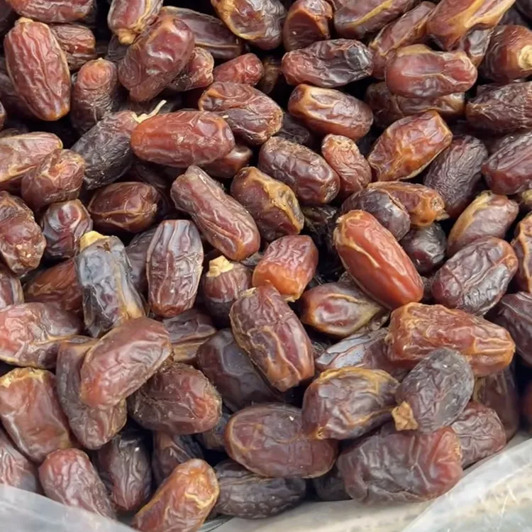 沙特阿拉伯进口椰枣清洗营养产地盒装配料开袋食用