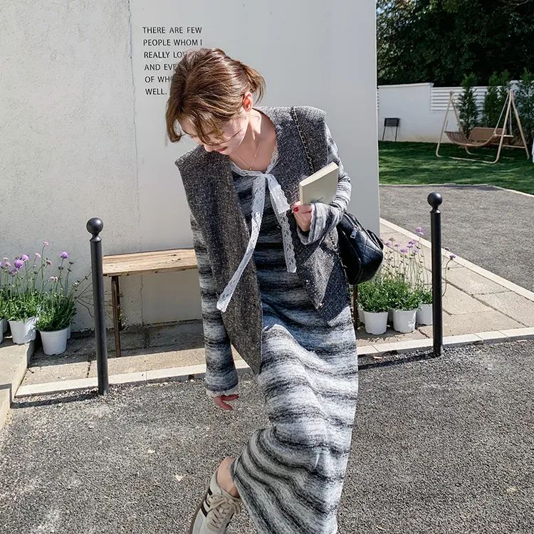 灰色韩系气质马甲套装裙女2025秋季蕾丝拼接条纹针织连衣裙两件套