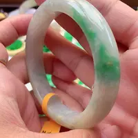 翡翠手镯未镶嵌翡翠