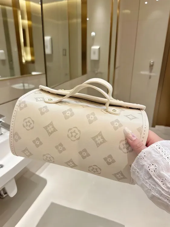 一针一线缝出高级感手工diy化妆包创意礼物可拆卸大容量收纳便携