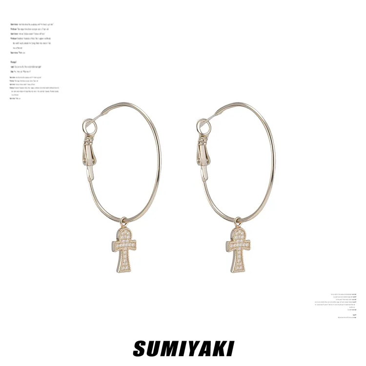 铜合金合成锆石耳饰 SUMIYAKI 满钻安卡十字架中号耳圈显瘦显脸小