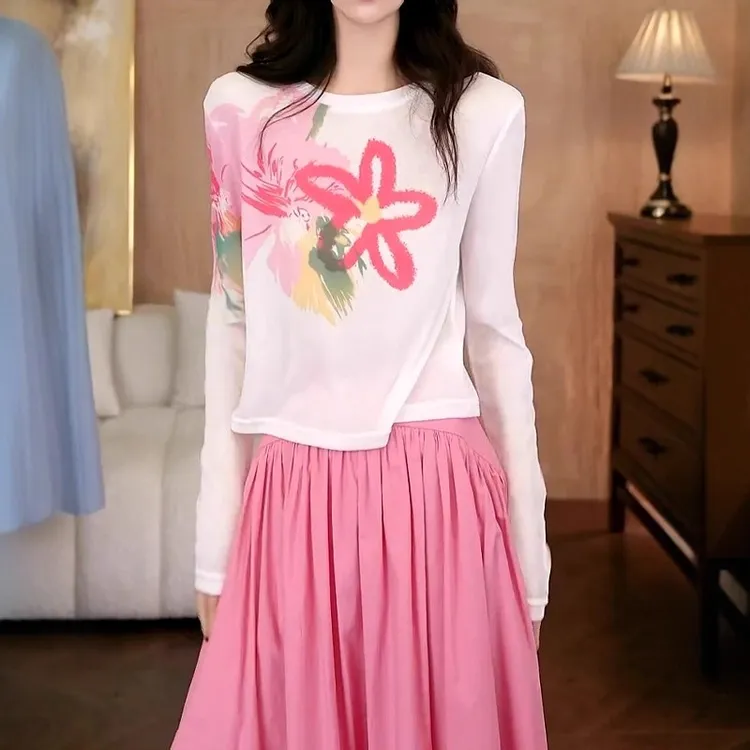 花朵白色圆领防晒长袖T恤夏季薄款胖MM大码女装宽松显瘦别致上衣