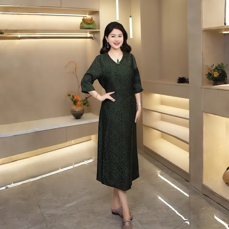 只此青绿新中式新款百搭不褪色老料花萝提花连衣裙女中长款休闲女