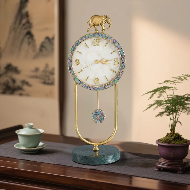 新中式装饰座钟家用客厅高端大气桌面装饰台钟黄铜贝壳静音摆件