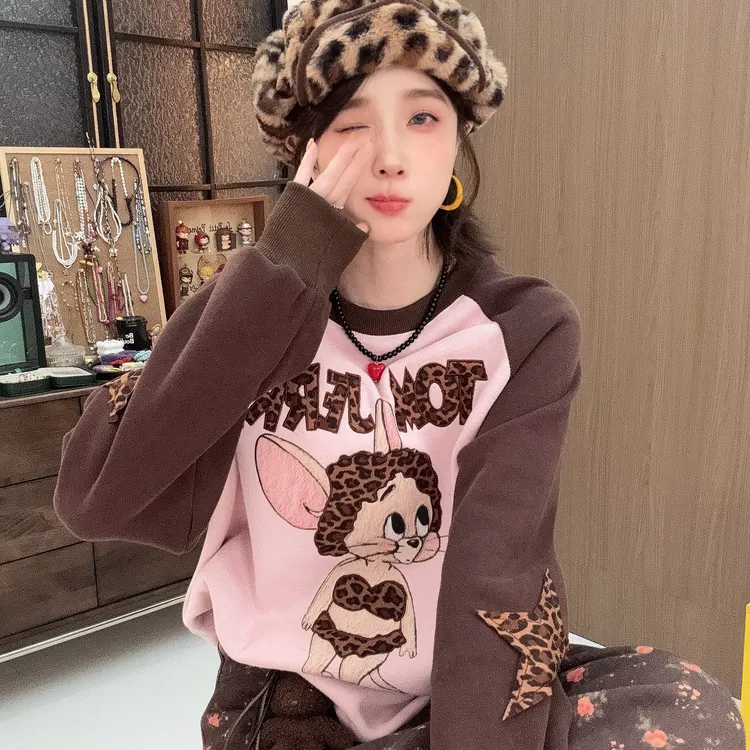 Apr.【豹纹杰瑞】冬季加厚撞色卡通印花重工刺绣减龄圆领卫衣25F216