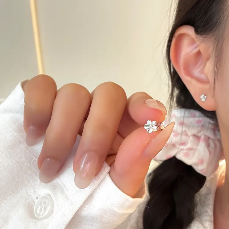 925银耳饰 8461花朵耳钉女轻奢高级感耳饰小众设计气质耳环配饰
