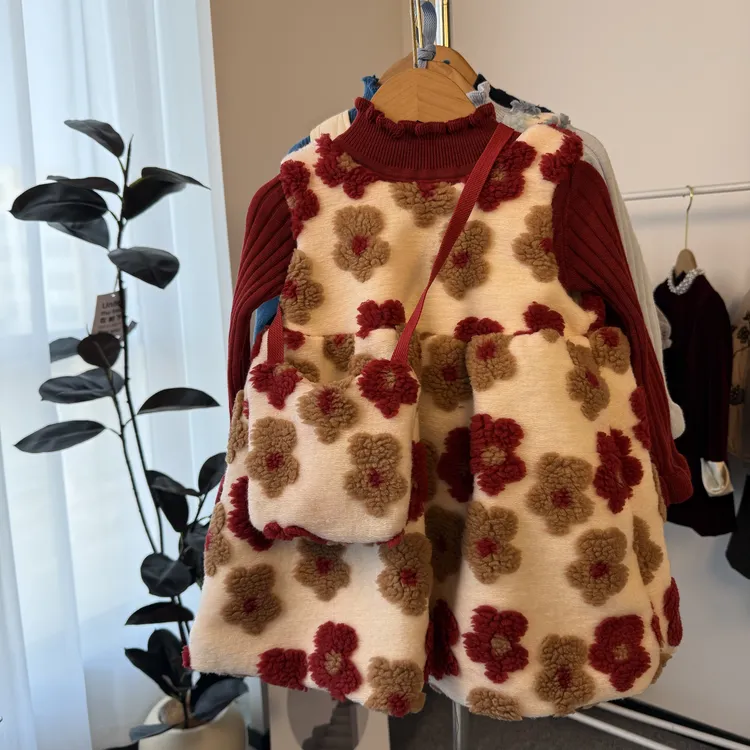 送包包女童连衣裙套装秋冬新款可爱立体花朵圣诞新年服拜年服冬裙