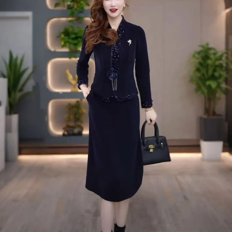 亮片刺绣新中式连衣裙女2025冬季新款显瘦轻奢假两件中长款a字裙