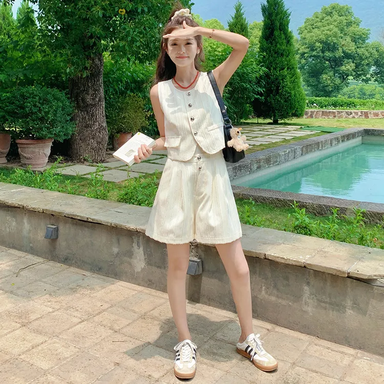 白色无袖背心短裤两件套夏季减龄穿搭一整套时尚休闲miu系套装女