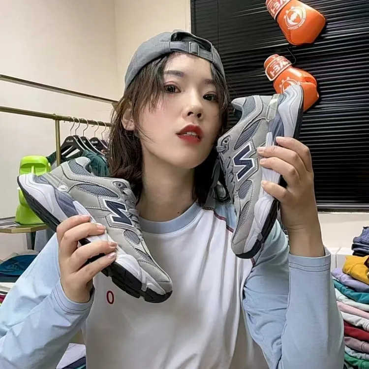 新百伦/NEW BOLUNE缓震经典老爹休闲鞋G9060