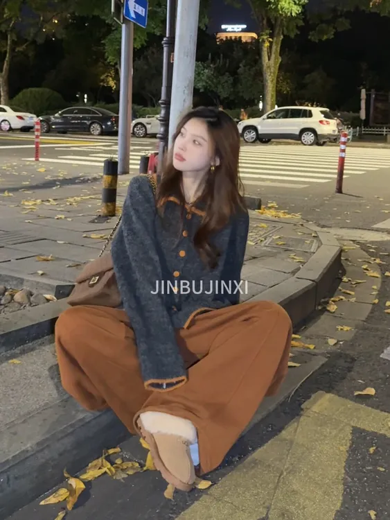 秋季一整套女装2026新款韩系翻领针织毛衣宽松显瘦休闲裤两件套装