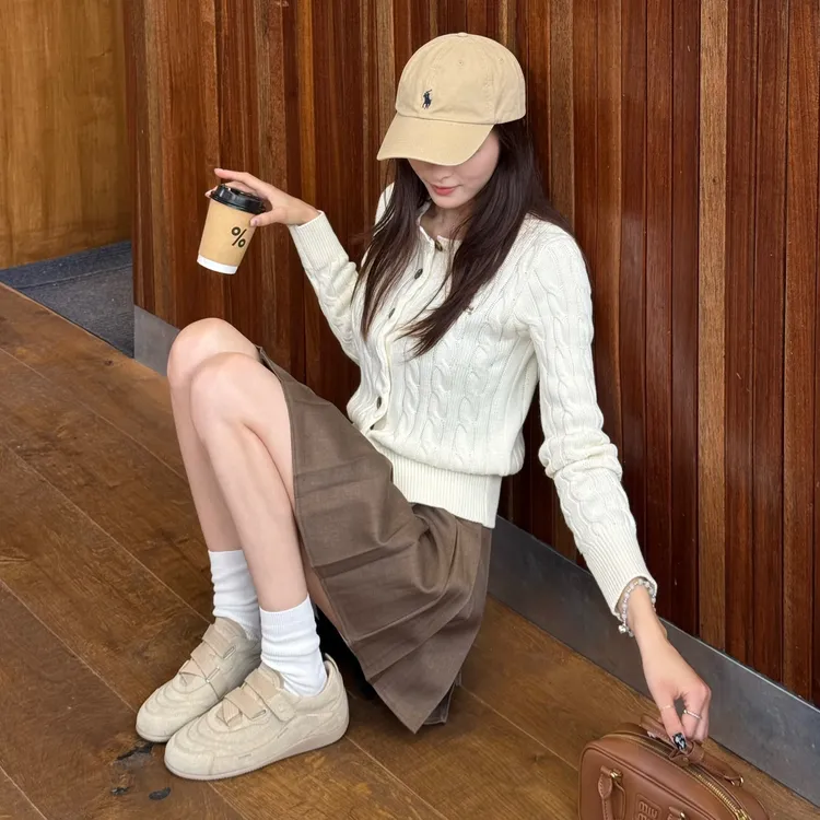 小发喵「绒面复古魔术贴休闲女鞋｜潮酷慵懒风日常百搭款」777