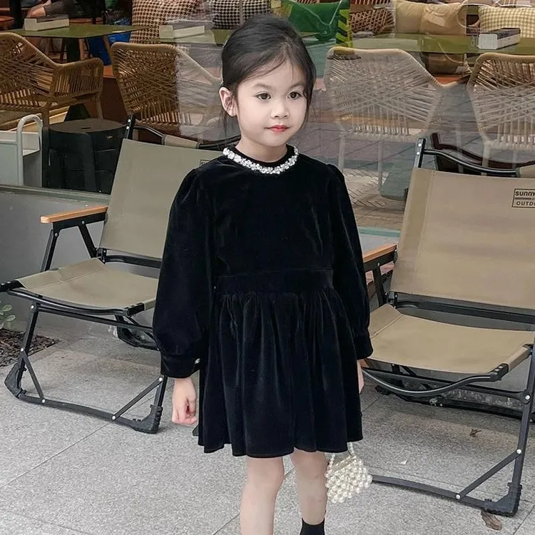 巴拉巴拉云朵【断码】韩国童装2025秋冬新款黑色丝绒连衣裙女童花边