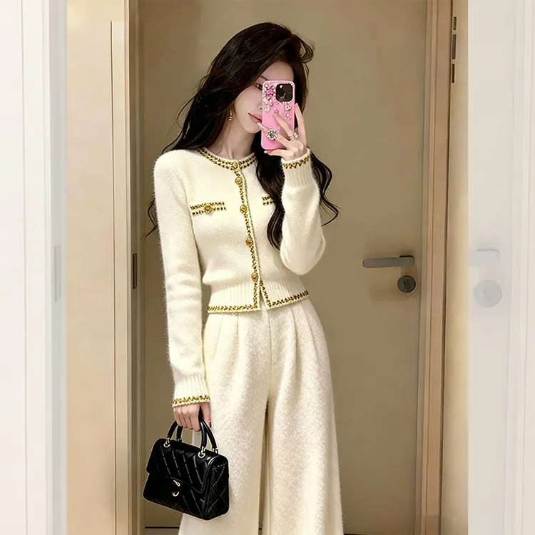 秋冬季炸街女装穿搭一整套衣服搭配白色针织开衫毛衣裤子两件套装