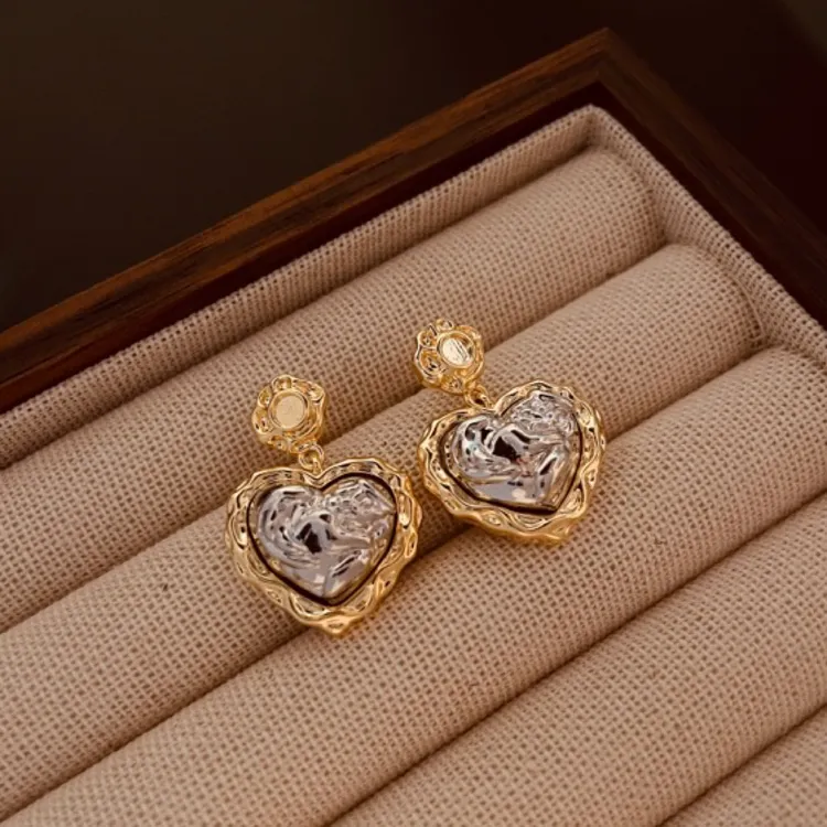铜合金耳饰 铜合金耳饰  爱心耳坠中古高级轻奢法式耳饰
