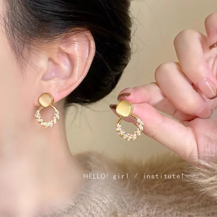 铜合金耳饰 百搭小米珠珠耳环轻奢气质方块时尚百搭耳钉女款耳饰