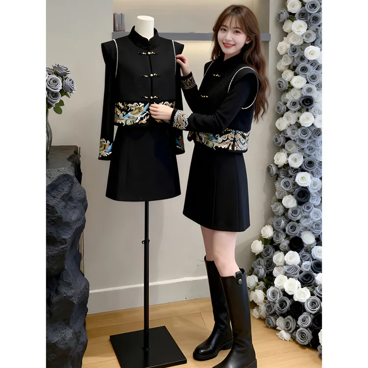 复古新中式刺绣马甲连衣裙女冬季新款国风高级感气质显瘦两件套装