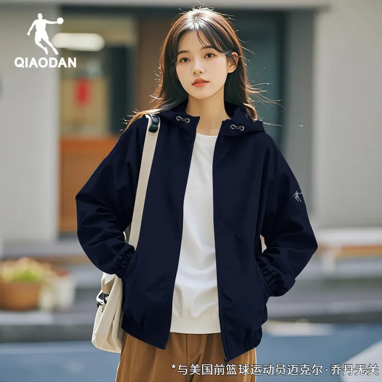 乔丹风衣外套女款2025秋季新款户外防泼水冲锋夹克休闲显瘦跑步服