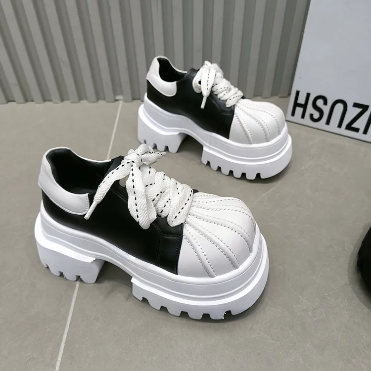 富贵足6061-02韩版时尚潮流复古厚度7公分圆头百搭网红机车休闲鞋