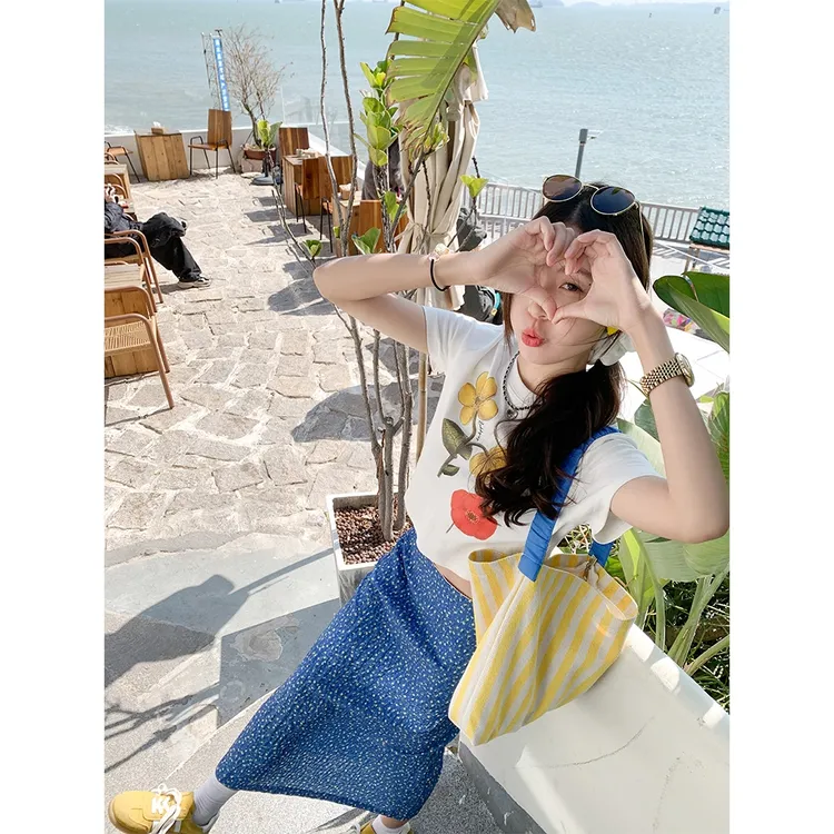 盐系少女风百搭气质穿搭一整套短袖T恤女碎花半身裙时尚两件套潮