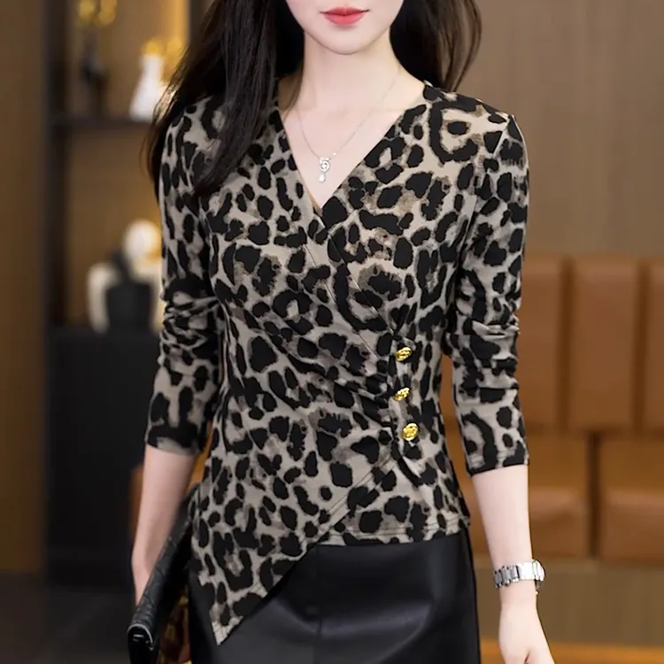 交叉豹纹V领长袖T恤女2025春秋新款修身显瘦休闲百搭打底衫上衣