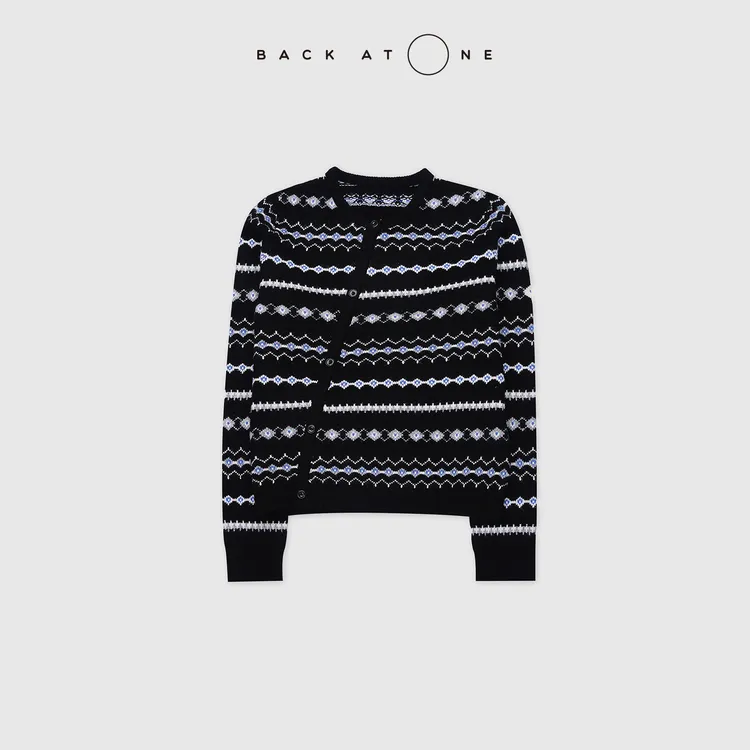 BACKATONE“冰岛恋歌”  时尚斜门襟羊毛提花针织衫 BFF-1AB003H-K