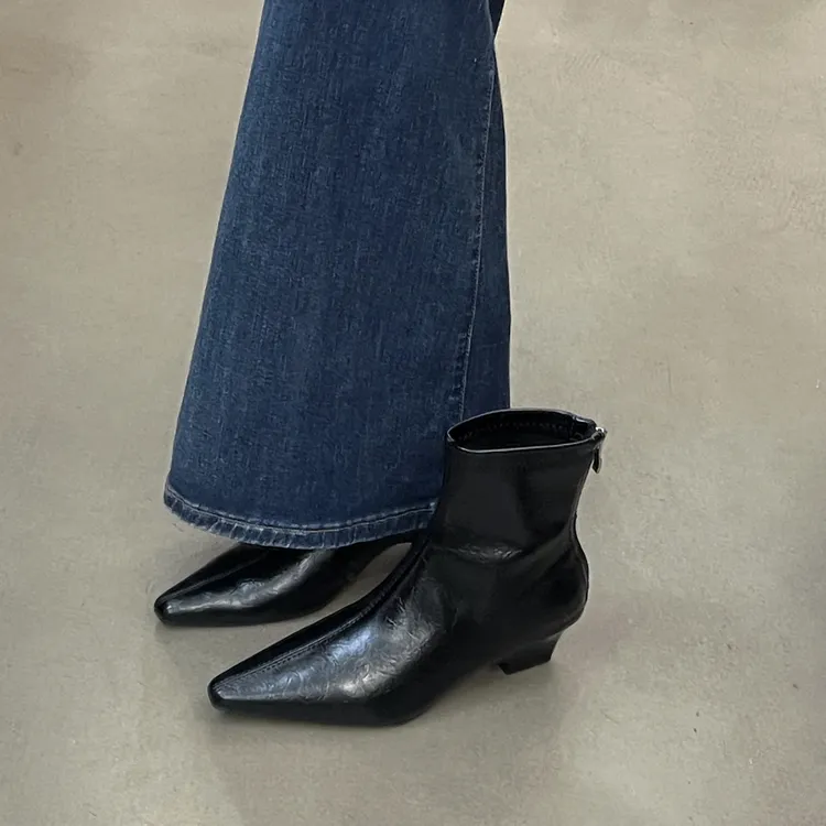 软底复古后拉链尖头短靴2025秋冬新款粗跟短筒软皮加绒瘦瘦靴女