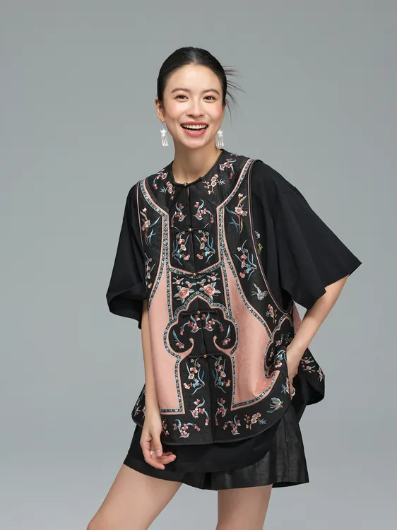 初见十三娘『暗香来』真丝香云纱重工刺绣手工高定马甲中式国风百搭