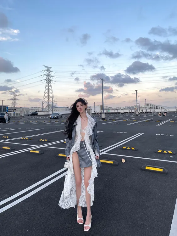 ChiclyNana  欧美风辣妹穿搭两件套条纹西装外套半身裙纯欲风套装