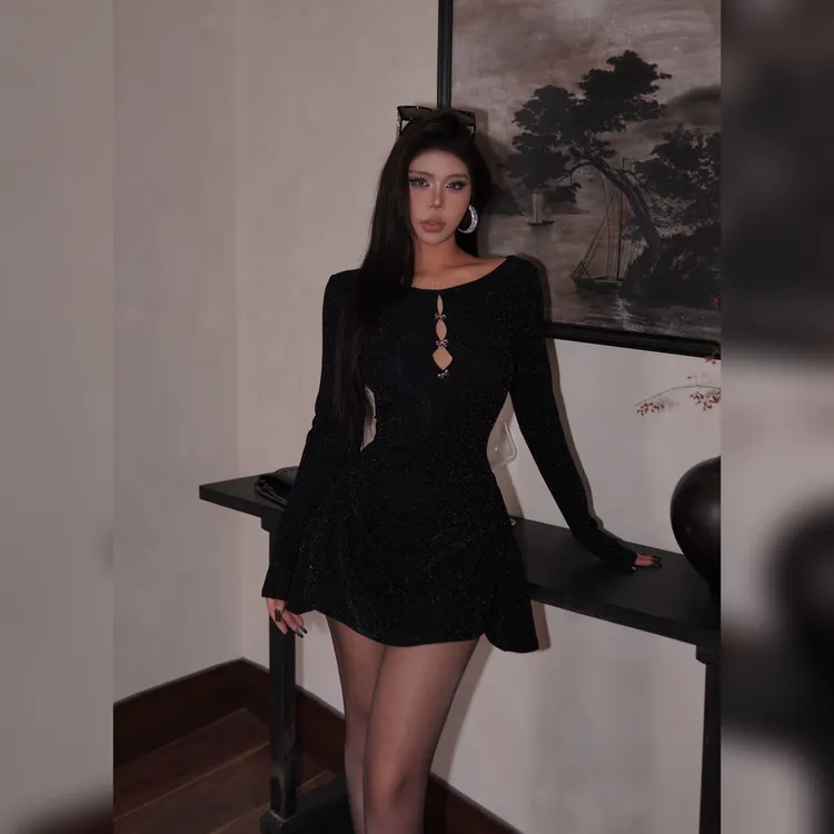 【蜜蜜家】星光满钻 镂空亮丝蝴蝶闪闪露肩自带胯型A摆裙 25/ZA084