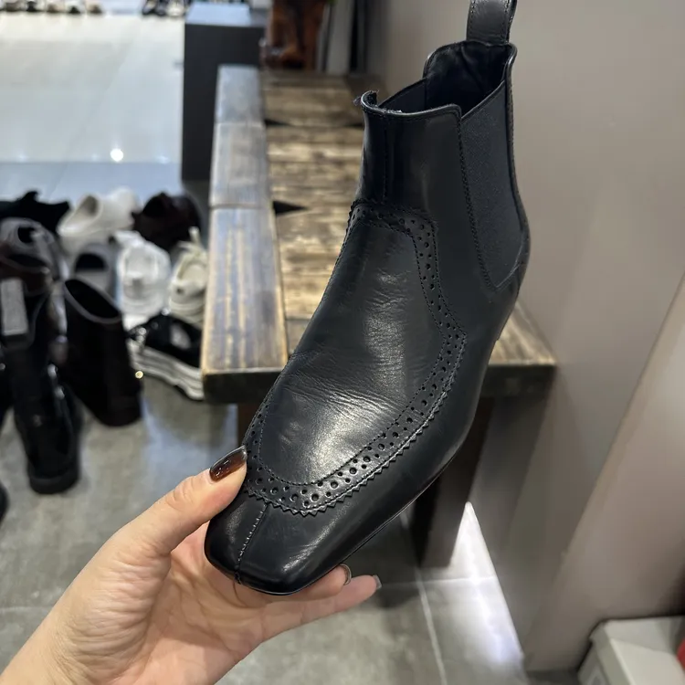 方头平底短靴两侧松紧简约时尚感复古又高级真皮女鞋202-8