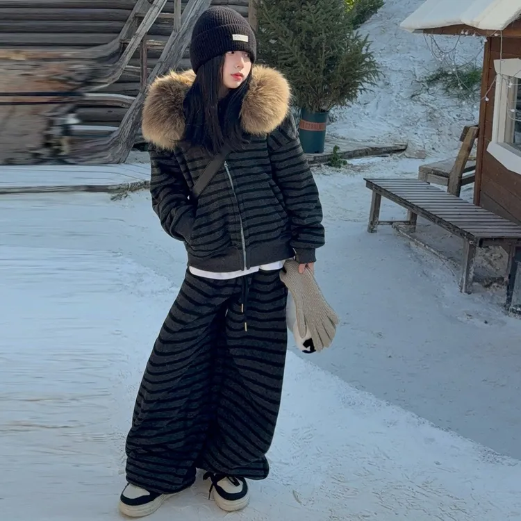女童加绒加厚条纹套装秋冬装2025新款女大童毛领卫衣儿童阔腿裤潮
