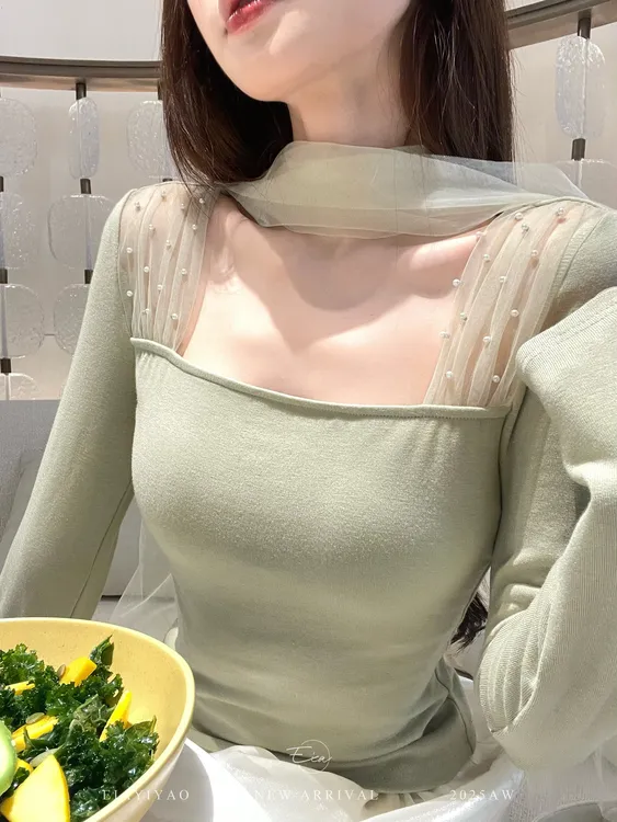 EIA一尧【甜心软酪】韩系气质纯欲上衣女显瘦方领设计珍珠绝美上衣