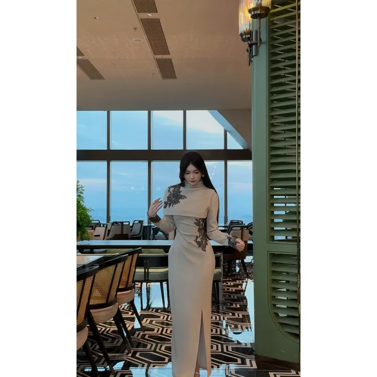 肆意【月初】新中式旗袍套装女冬装加厚圣诞礼服长袖针织连衣裙