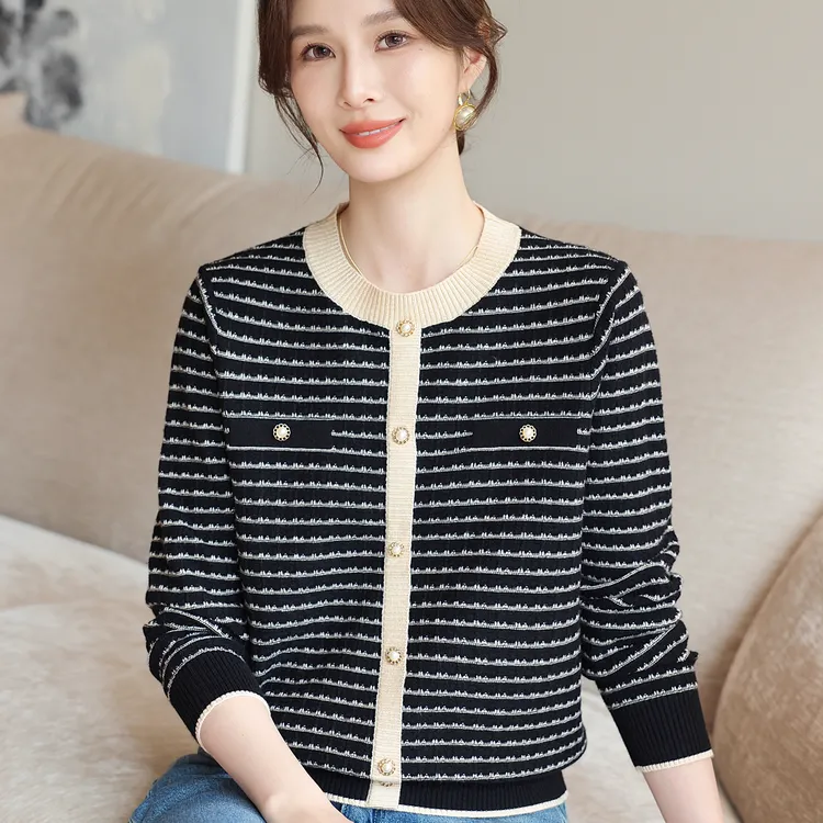 小香风妈妈秋装洋气上衣外套新款中年秋冬毛衣小衫中老年春秋套装