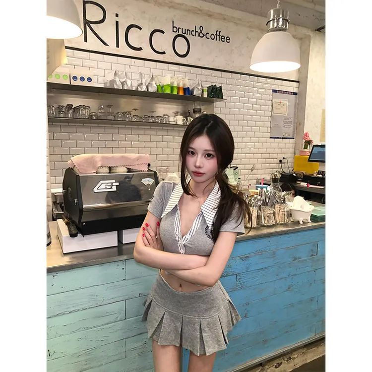 美式假两件翻领短袖女早秋新款辣妹修身设计感小众上衣搭配半身裙