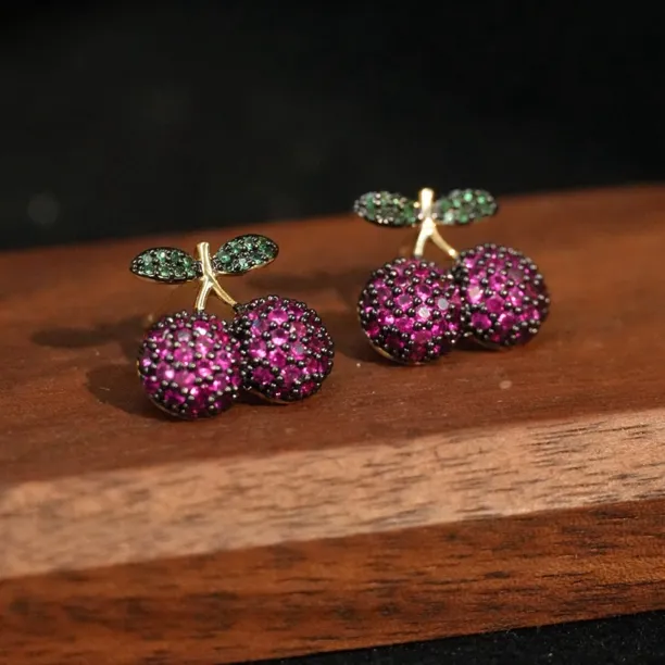 铜合金耳饰 A344 樱桃秋冬百搭轻奢高级感耳坠气质风耳钉耳环