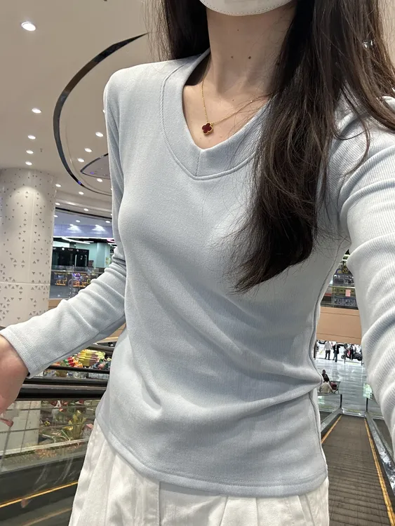 V领打底衫女内搭磨毛秋冬季2025年新款长袖t恤设计感修身显瘦上衣