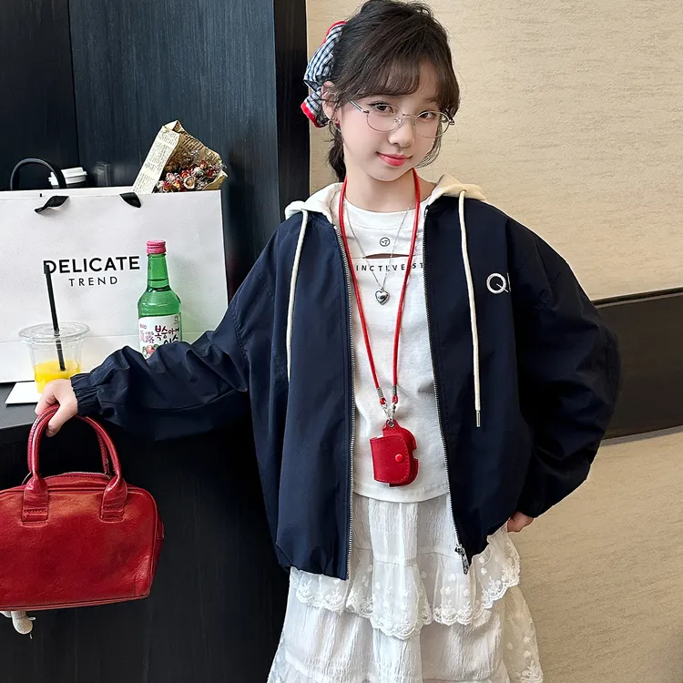女童外套春秋款2025新款儿童洋气时髦冲锋衣中大童休闲运动上衣潮