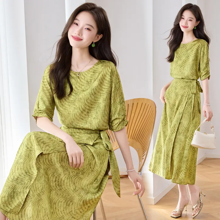 2025夏装新款法式修身显瘦舒适舒适经典女士连衣裙