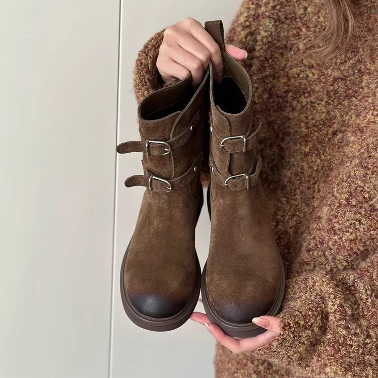2025秋新款中跟中筒长筒女靴复古皮带扣粗跟时装靴厚底牛翻皮女靴