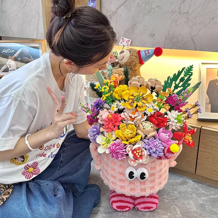 2025网红积木花成人款玫瑰花森宝摆件女孩七夕情人节生日礼物玩具